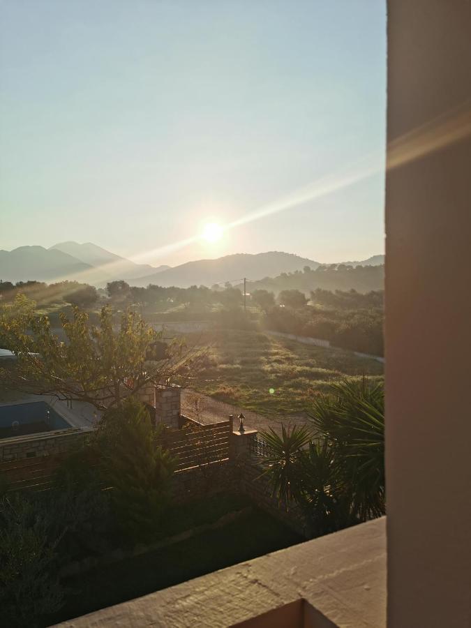 Villa Steki Roumeli ภายนอก รูปภาพ