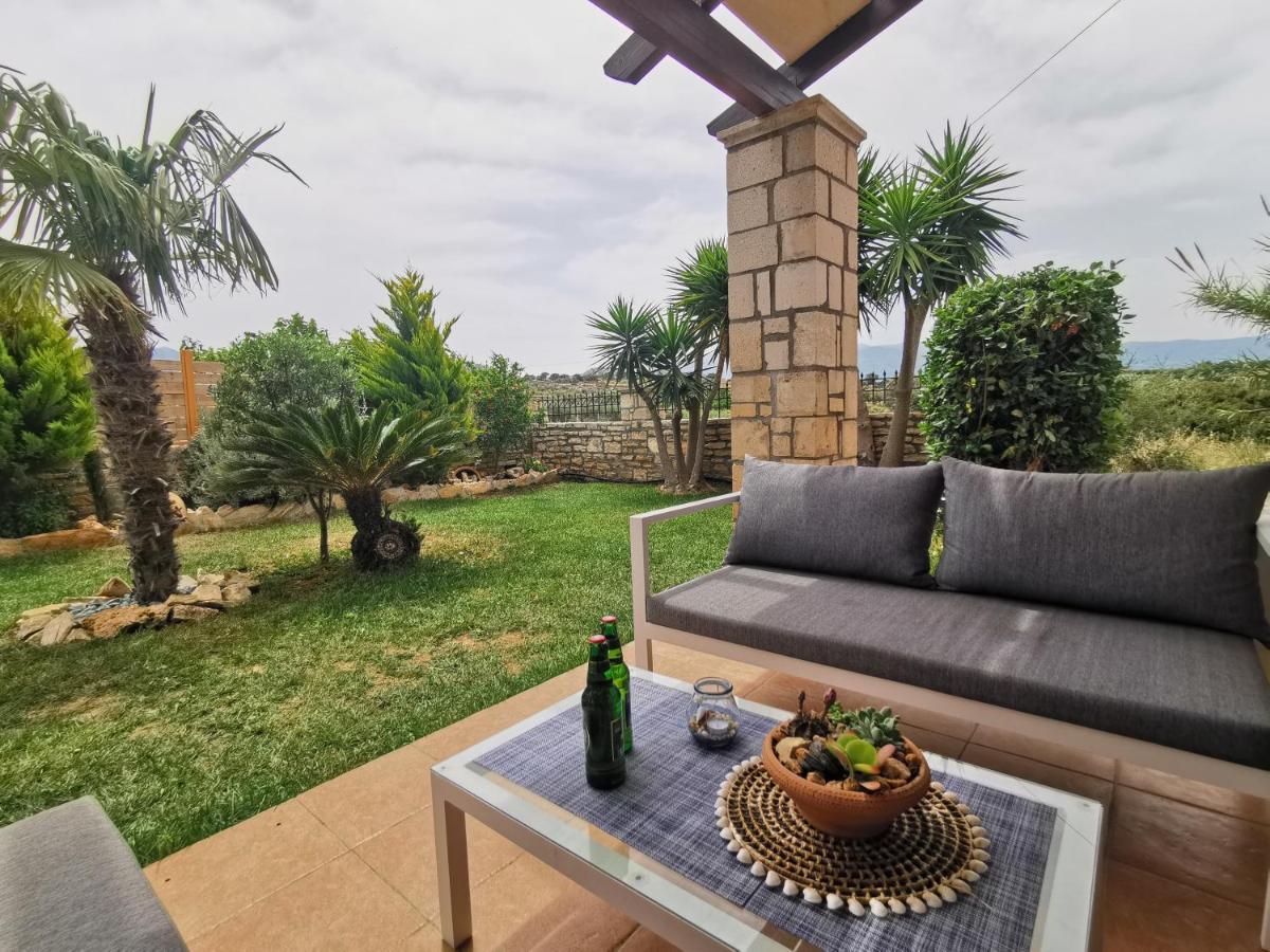 Villa Steki Roumeli ภายนอก รูปภาพ