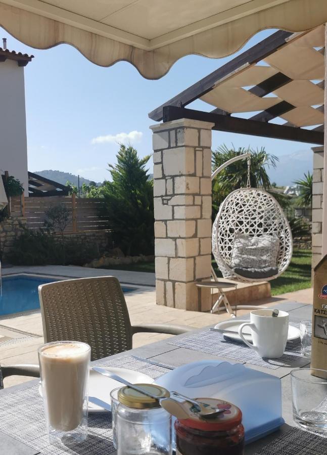 Villa Steki Roumeli ภายนอก รูปภาพ
