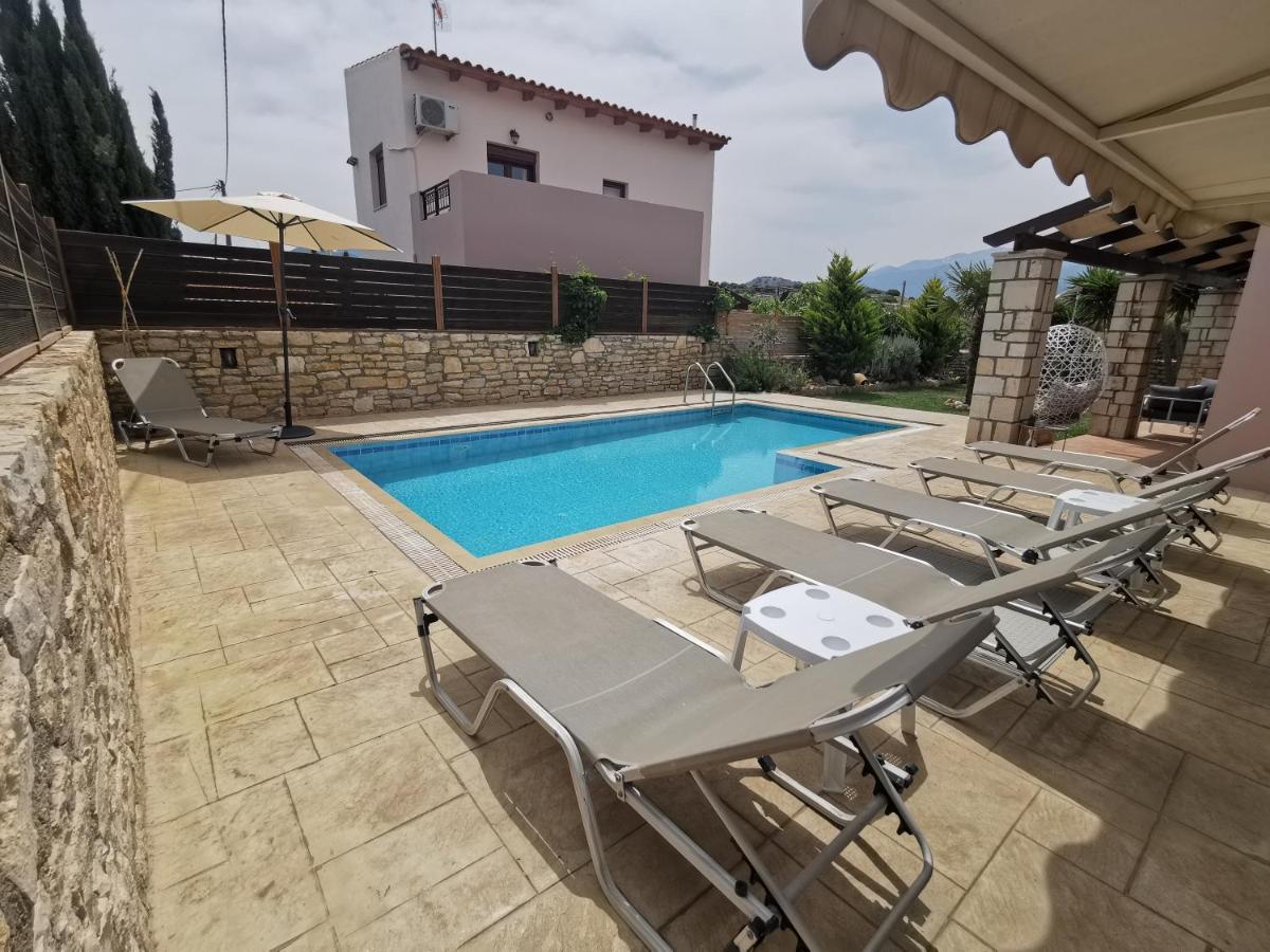Villa Steki Roumeli ภายนอก รูปภาพ