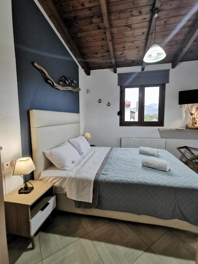 Villa Steki Roumeli ภายนอก รูปภาพ